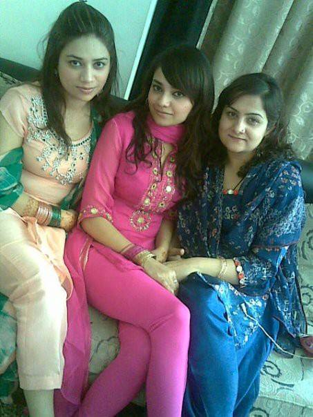 Hot And Sexy Girls Of Karachi  Pakistan Hot Girls Blog-8107